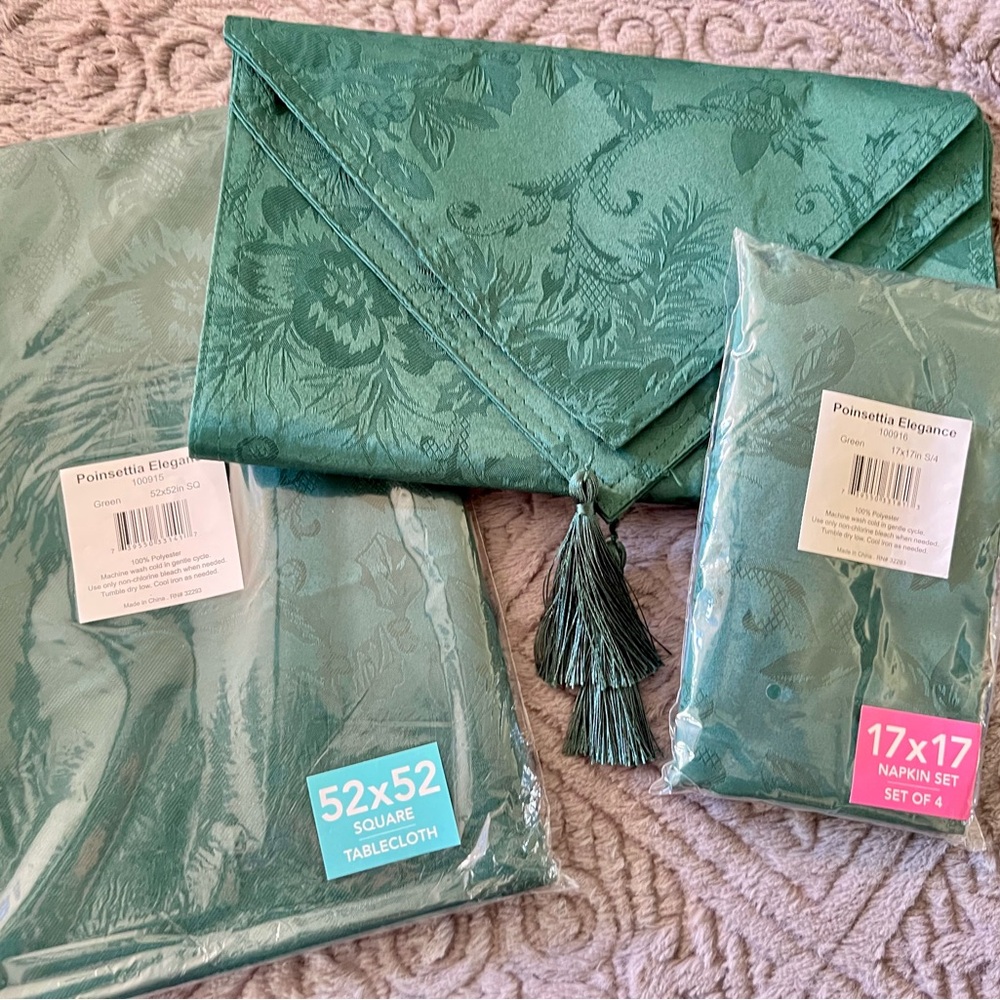 Elrene Poinsettia Elegance Jacquard Table Runner, Tablecloth and Napkin Set